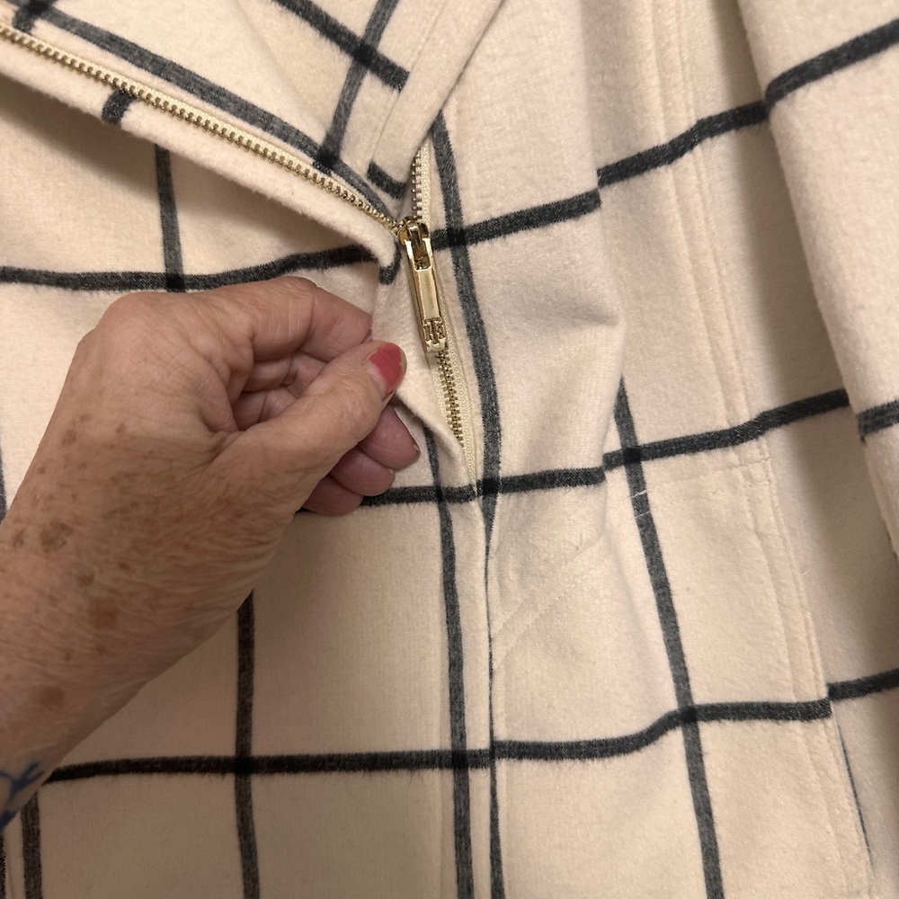 Tommy Hilfiger Cream and Black Plaid Blazer - Picture 2 of 7
